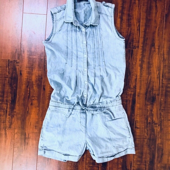 Small Sleeveless Light Blue Shorts Jumpsuit Romper